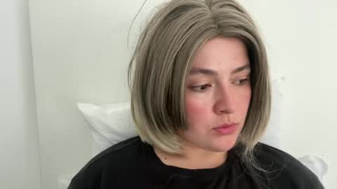 Snapshot of emily_morning_dew chatting on June 2026 06:38:02 AM emily_morning_dew online show from June 2026 06:38:02 AM