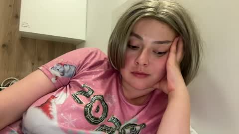 Snapshot of emily_morning_dew chatting on June 2026 08:10:01 PM emily_morning_dew online show from June 2026 08:10:01 PM