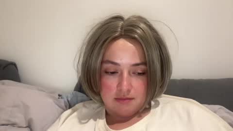 Snapshot of emily_morning_dew chatting on July 2026 06:33:01 PM emily_morning_dew online show from July 2026 06:33:01 PM