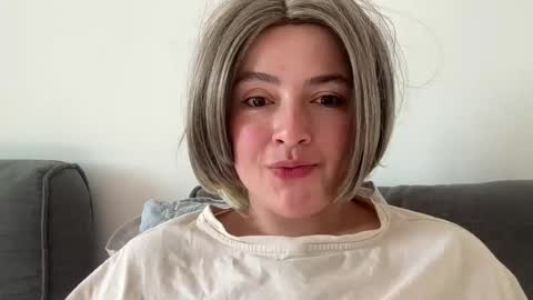 Snapshot of emily_morning_dew chatting on July 2026 04:40:01 AM emily_morning_dew online show from July 2026 04:40:01 AM