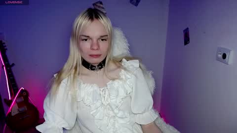 Snapshot of emily_nyaffe chatting on December 2025 08:43:01 AM Lia online show from December 2025 08:43:01 AM