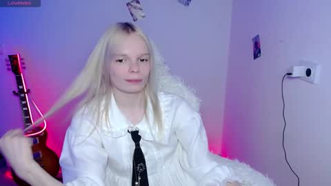 Lia online show from March 2026 05:07:02 PM