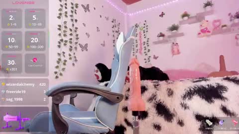 Snapshot of emily_restrepoo chatting on March 2025 08:23:02 AM Emily online show from March 2025 08:23:02 AM
