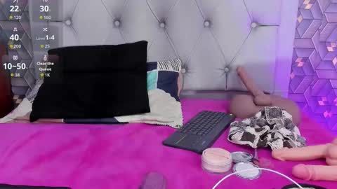 Emily online show from December 2025 04:54:01 AM