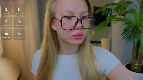 Snapshot of emily_shepard chatting on September 2025 02:04:01 AM emily shepard online show from September 2025 02:04:01 AM