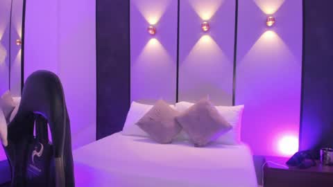 emily_tolson online show from July 2026 07:19:01 PM