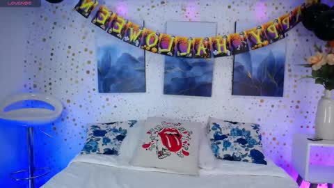 Snapshot of emily_vaughan chatting on October 2025 03:29:01 AM Emily. online show from October 2025 03:29:01 AM