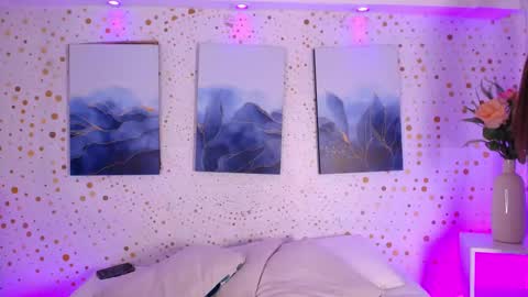 Snapshot of emily_vaughan chatting on December 2025 03:44:01 AM Emily. online show from December 2025 03:44:01 AM