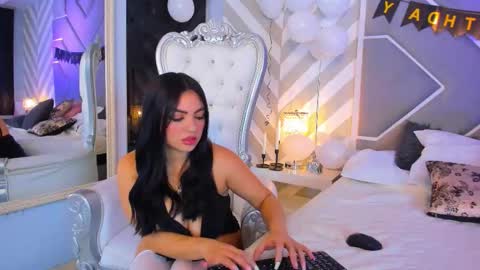 Emily White online show from November 2025 05:22:02 AM