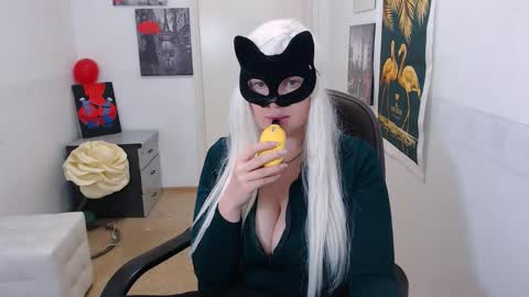 Snapshot of emily_york18 chatting on February 2025 04:22:01 PM Emily online show from February 2025 04:22:01 PM