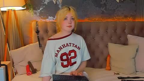 Baby Emelli online show from April 2026 06:53:01 AM
