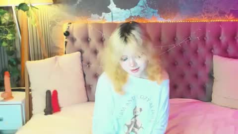 Baby Emelli online show from May 2026 06:08:01 AM