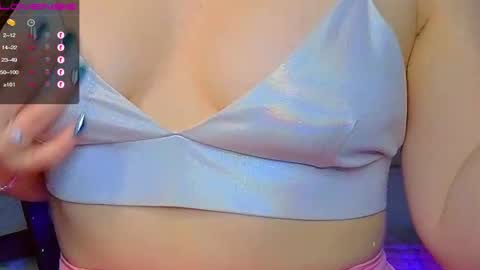 Snapshot of emilyart_ chatting on January 2025 01:41:02 AM artist Emily online show from January 2025 01:41:02 AM