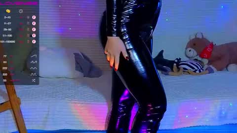 Snapshot of emilyart_ chatting on February 2025 09:40:01 PM artist Emily online show from February 2025 09:40:01 PM