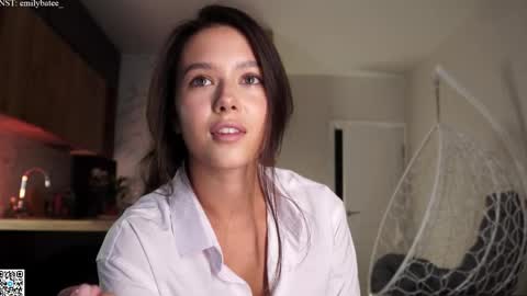 emilybatee online show from April 2026 06:31:02 PM