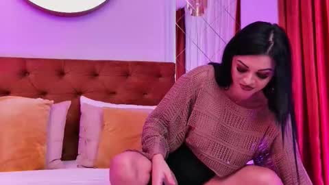 Snapshot of emilycolle_ chatting on October 2025 04:24:02 AM Emily online show from October 2025 04:24:02 AM