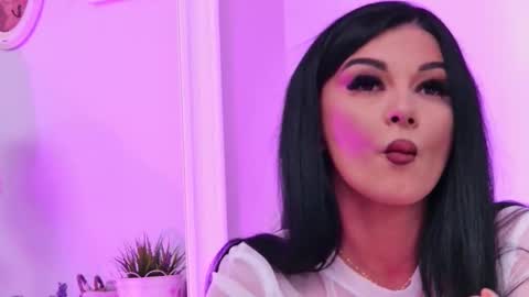 Snapshot of emilycolle_ chatting on November 2025 08:19:02 PM Emily online show from November 2025 08:19:02 PM