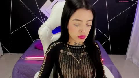 Snapshot of emilydaft chatting on January 2025 09:14:02 PM fari online show from January 2025 09:14:02 PM