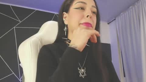 Snapshot of emilydaft chatting on September 2025 09:17:02 PM fari online show from September 2025 09:17:02 PM