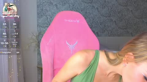 emilydancee online show from December 2024 05:44:02 PM