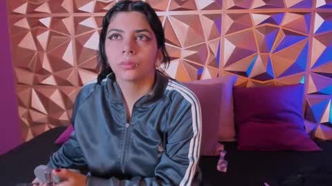  Emily  online show from October 2025 12:24:02 PM