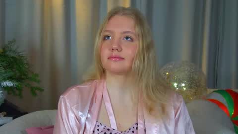 Emily online show from December 2025 06:19:01 AM