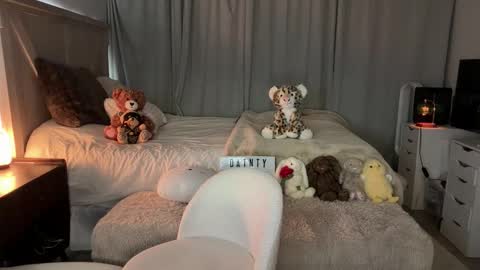 Snapshot of emilyfawn chatting on March 2026 03:21:02 AM emilyfawn online show from March 2026 03:21:02 AM