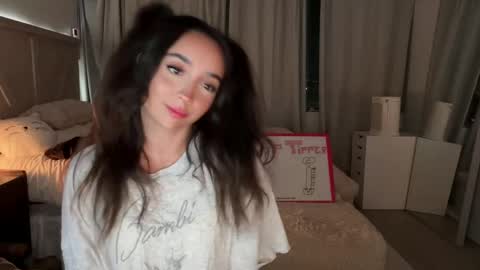 Snapshot of emilyfawn chatting on May 2026 03:34:01 AM emilyfawn online show from May 2026 03:34:01 AM
