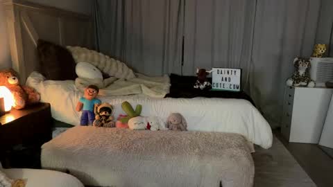 Snapshot of emilyfawn chatting on May 2026 03:44:02 AM emilyfawn online show from May 2026 03:44:02 AM