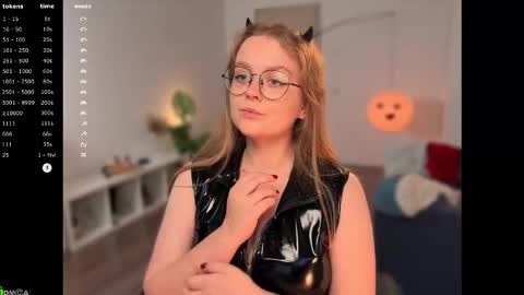 Emily  online show from November 2025 12:18:02 PM