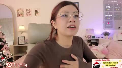 Snapshot of emilyincb1 chatting on December 2025 01:21:02 AM first stream May 5 ig online show from December 2025 01:21:02 AM