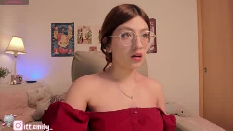 Snapshot of emilyincb1 chatting on February 2026 01:05:02 AM first stream May 5 ig online show from February 2026 01:05:02 AM