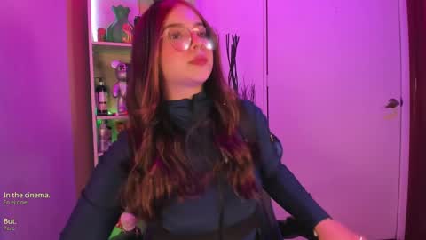 Snapshot of emilykarterr chatting on December 2024 04:10:01 PM VALEEEN online show from December 2024 04:10:01 PM