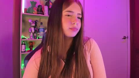 Snapshot of emilykarterr chatting on December 2024 02:08:02 PM VALEEEN online show from December 2024 02:08:02 PM