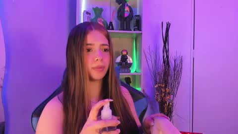 Snapshot of emilykarterr chatting on January 2025 03:50:01 PM VALEEEN online show from January 2025 03:50:01 PM
