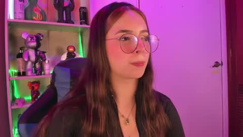 Snapshot of emilykarterr chatting on January 2025 03:55:02 PM VALEEEN online show from January 2025 03:55:02 PM