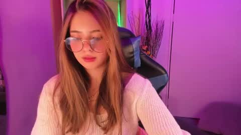 Snapshot of emilykarterr chatting on February 2025 07:02:01 PM VALEEEN online show from February 2025 07:02:01 PM