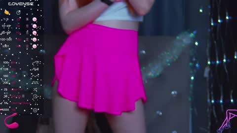 Snapshot of emilykents chatting on December 2024 04:44:02 AM EmilyKents online show from December 2024 04:44:02 AM