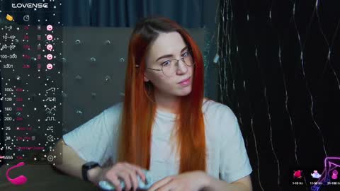 Snapshot of emilykents chatting on January 2025 02:06:02 AM EmilyKents online show from January 2025 02:06:02 AM