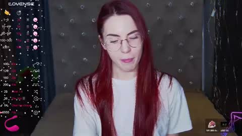 Snapshot of emilykents chatting on February 2025 04:38:02 AM EmilyKents online show from February 2025 04:38:02 AM