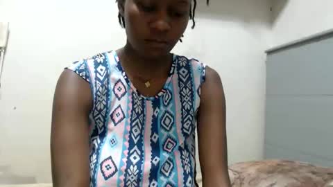 Snapshot of emilyposha chatting on May 2026 09:42:01 PM Emilly online show from May 2026 09:42:01 PM