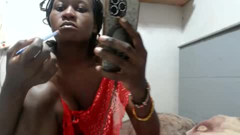 Snapshot of emilyposha chatting on May 2026 09:27:01 PM Emilly online show from May 2026 09:27:01 PM