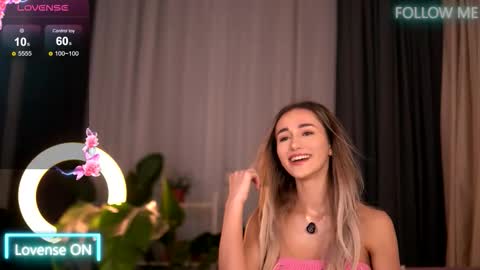 Emily online show from October 2025 04:01:01 AM