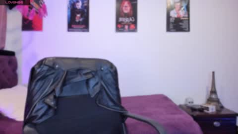  Emily Support me to have 100 likes plx online show from February 2025 06:53:01 PM