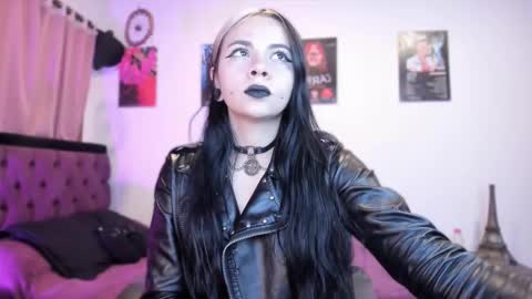  Emily Support me to have 100 likes plx online show from February 2025 03:21:01 AM