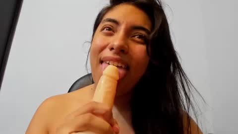 Snapshot of emilysex_118 chatting on July 2026 05:24:01 AM Emily online show from July 2026 05:24:01 AM