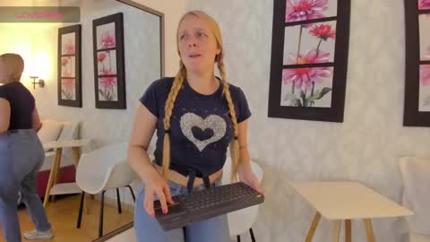 Summer 3 online show from February 2025 10:21:01 PM