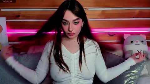 Emily online show from December 2025 08:00:02 AM