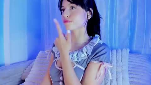 Snapshot of emilywithe_ chatting on June 2026 11:27:02 PM online show from June 2026 11:27:02 PM