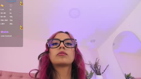 Snapshot of emilyy_bank chatting on February 2025 07:14:01 PM Emily Bank online show from February 2025 07:14:01 PM